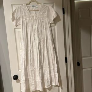 White gown size small
